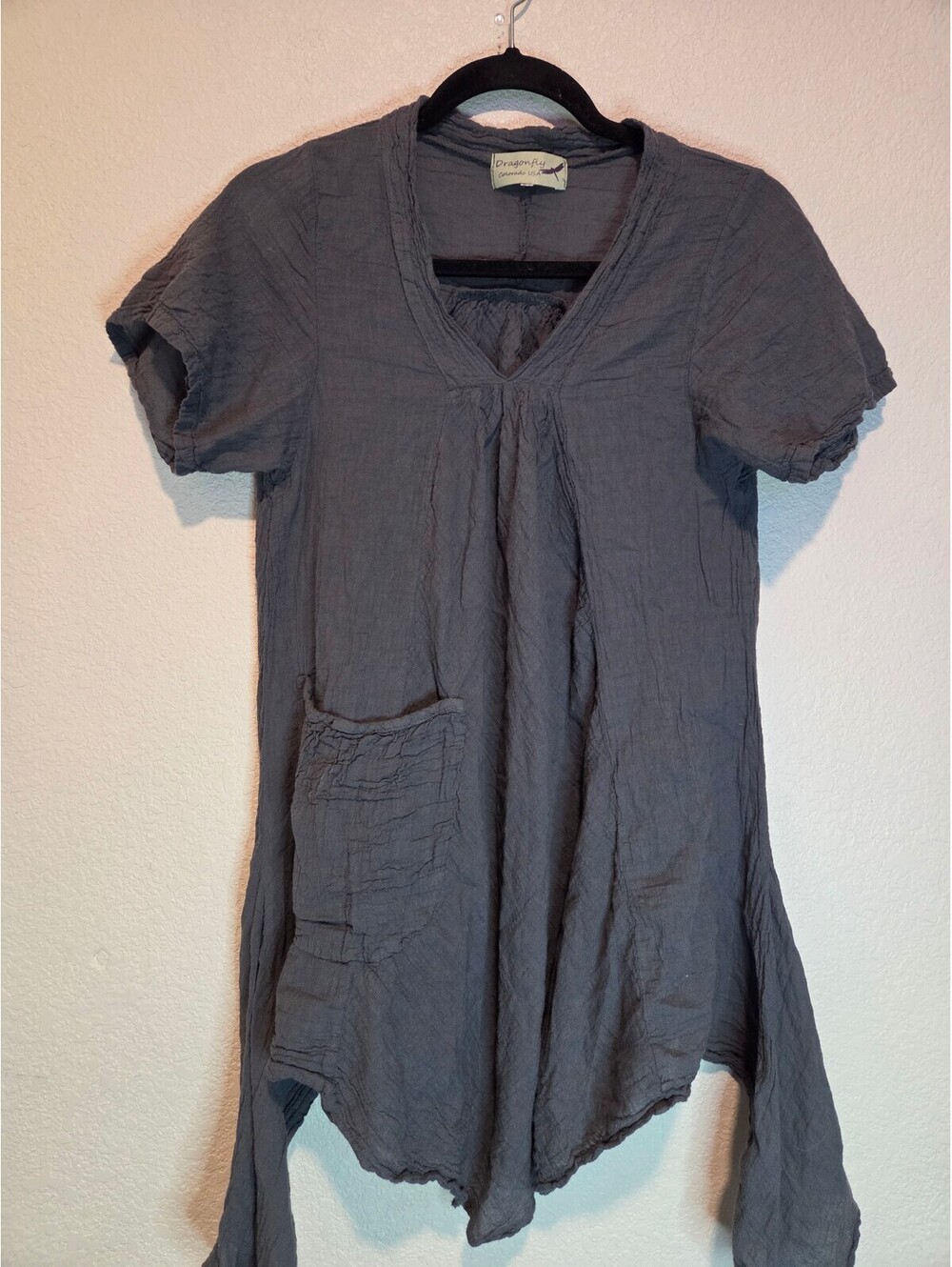 Dragonfly Colorado USA Gray Short Sleeve Tunic Top with Pocket, M
